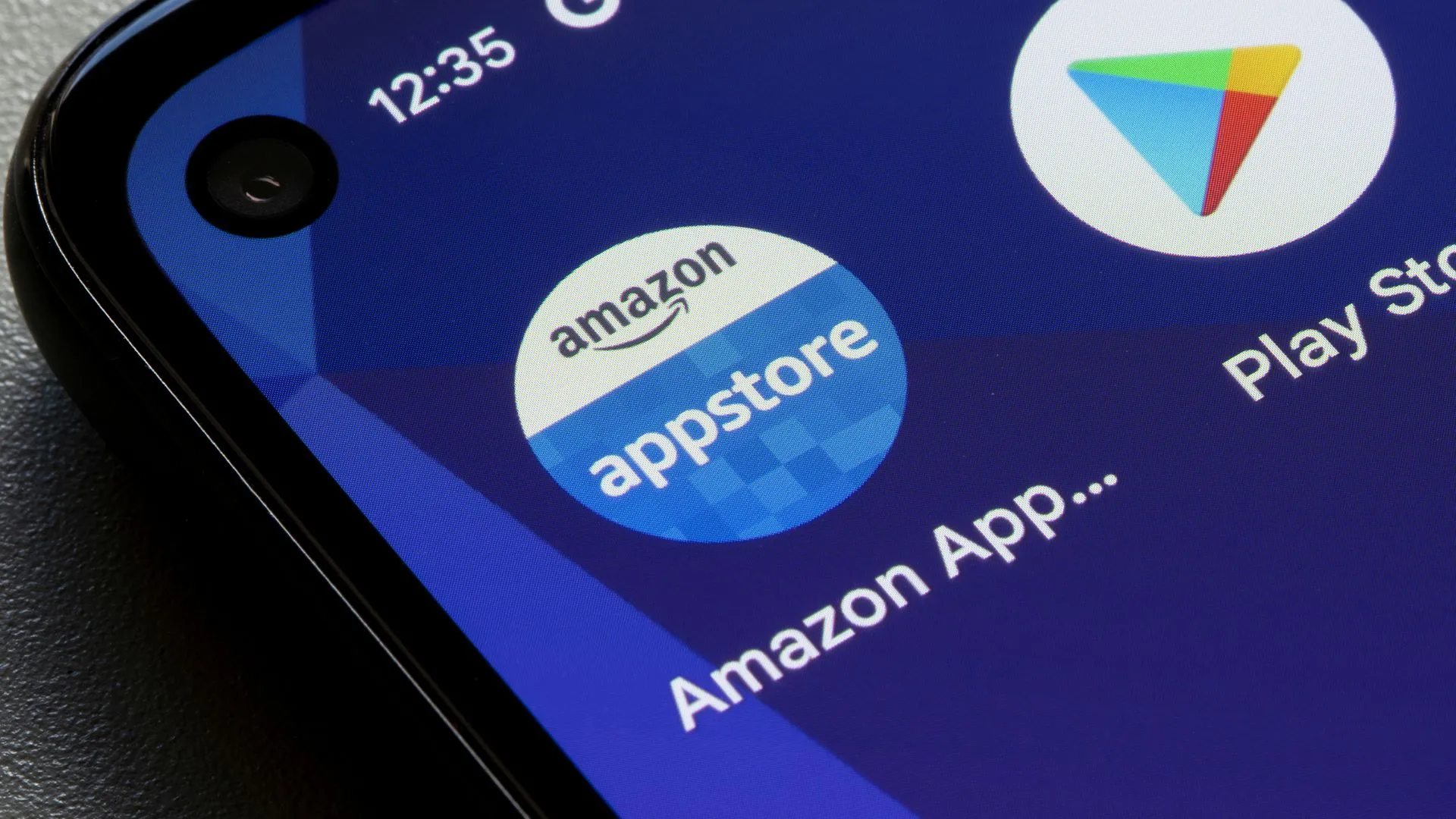 Biểu tượng ứng dụng Amazon và Android, tượng trưng cho sự phân tách