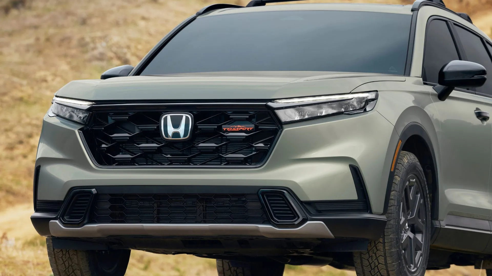 Cận cảnh phần đầu xe Honda CR-V TrailSport 2026 mới với thiết kế hầm hố