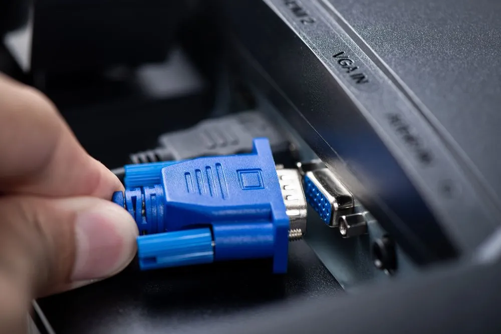 Cổng kết nối VGA cũ không còn phổ biến trên các màn hình mới