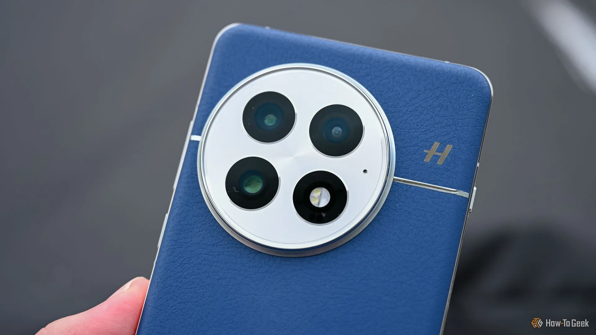Cụm camera sau của điện thoại OnePlus, cho thấy khả năng loại bỏ thanh trượt cảnh báo (Alert Slider) trên các mẫu tương lai