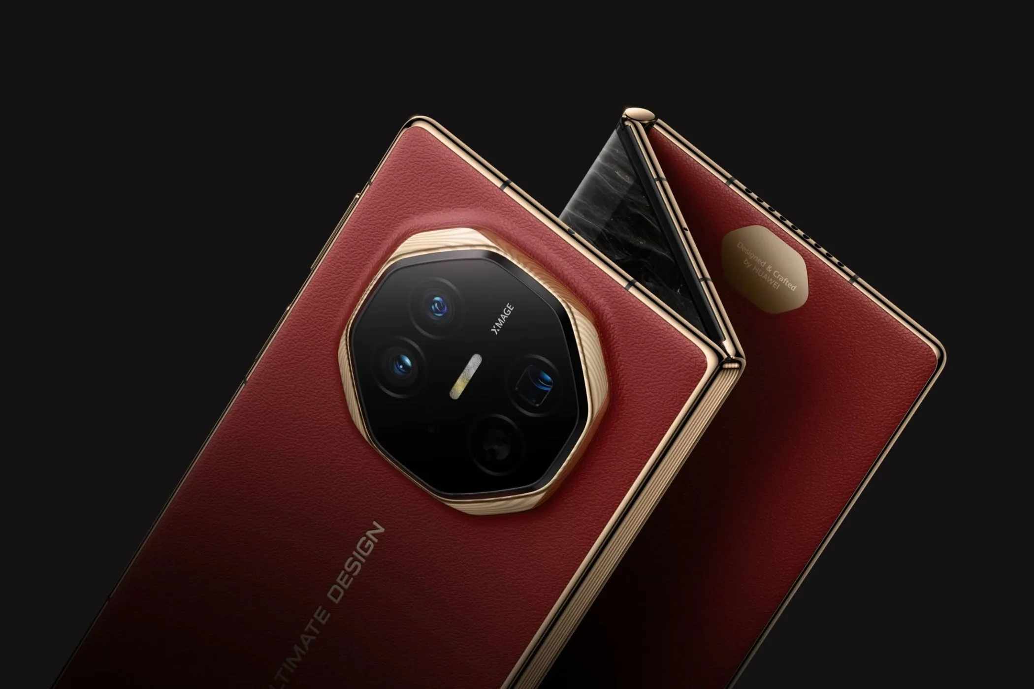 Điện thoại Huawei Mate XT Ultimate với khả năng gập đôi độc đáo
