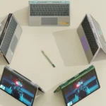 Framework Laptop 12 ở chế độ lều, minh họa thiết kế 2-in-1 linh hoạt