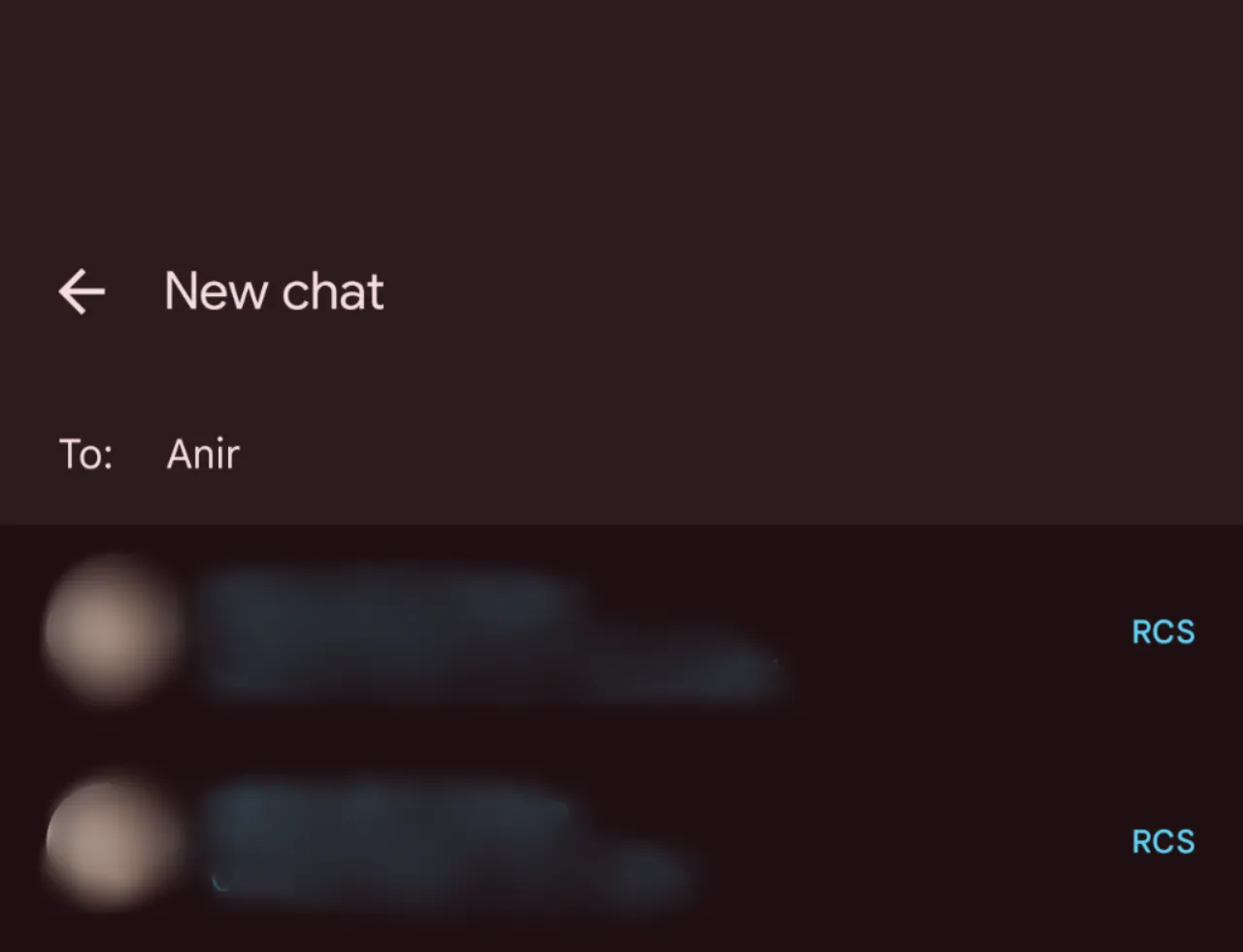 Giao diện Google Messages hiển thị nhãn "RCS" giúp nhận diện liên hệ hỗ trợ nhắn tin RCS