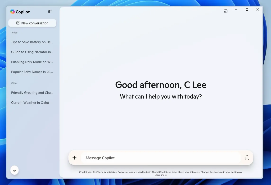 Giao diện ứng dụng Copilot gốc mới đang chạy trên Windows 11 với lịch sử trò chuyện