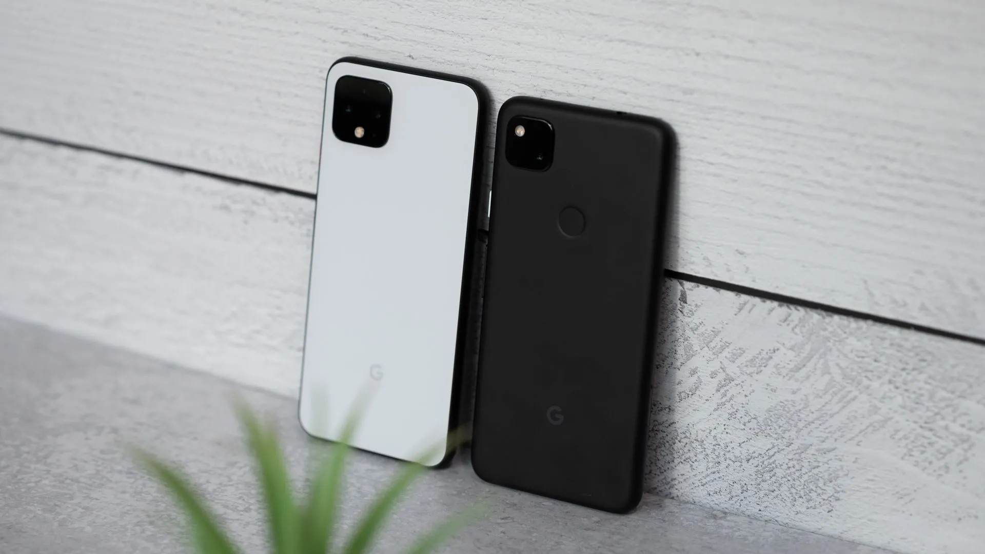 Google Pixel 4 và Pixel 4a thể hiện sự khác biệt trong thiết kế dòng Pixel