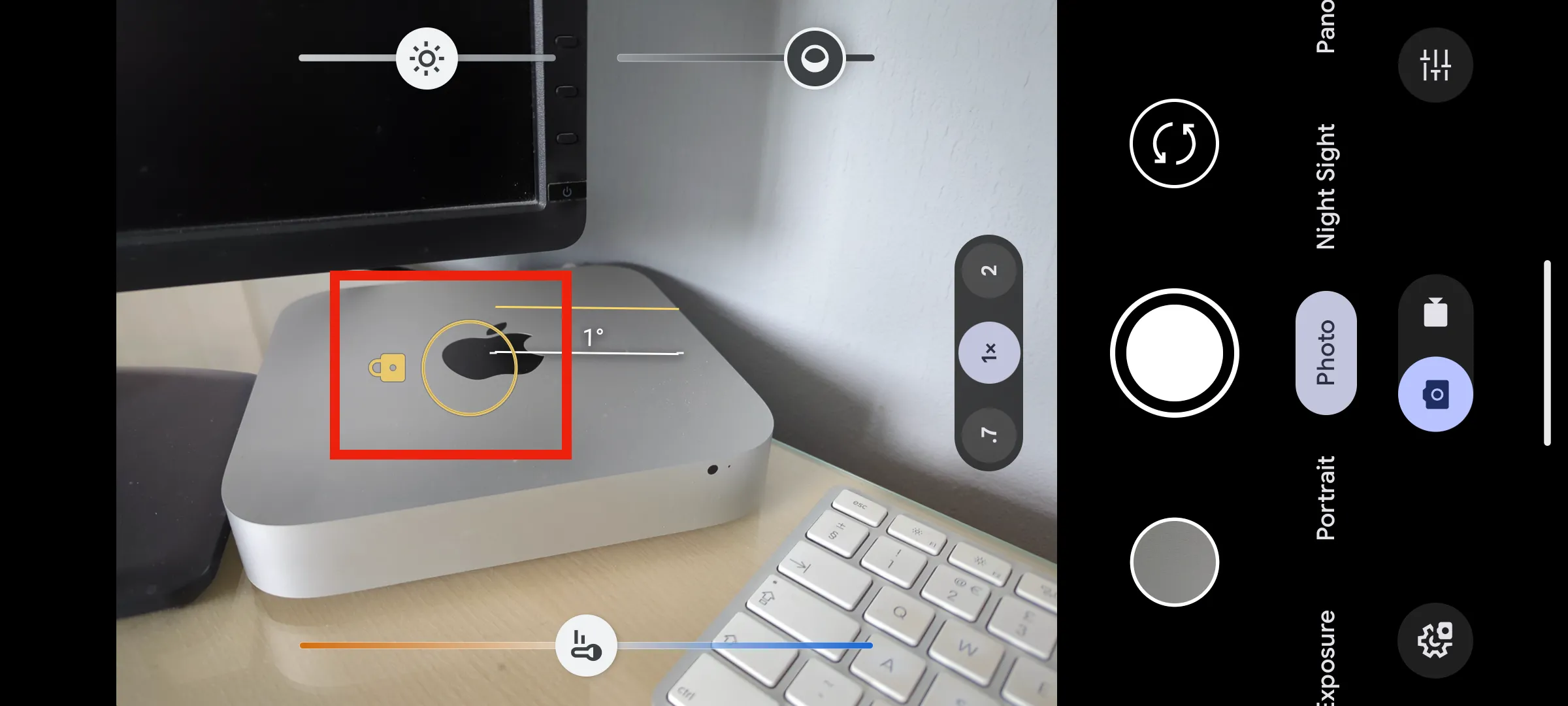 Khóa lấy nét đối tượng trong ứng dụng Pixel Camera