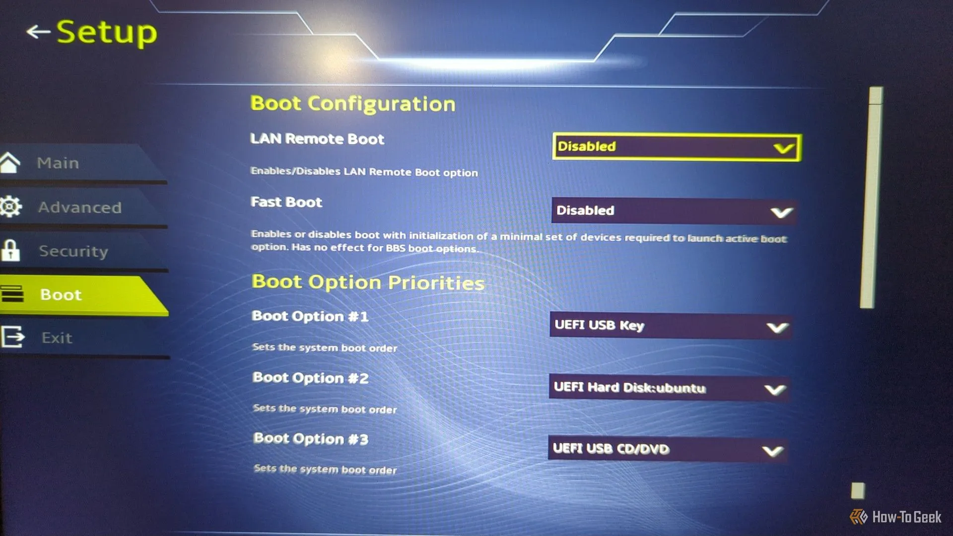 Màn hình BIOS UEFI trên laptop hiển thị các tùy chọn khởi động