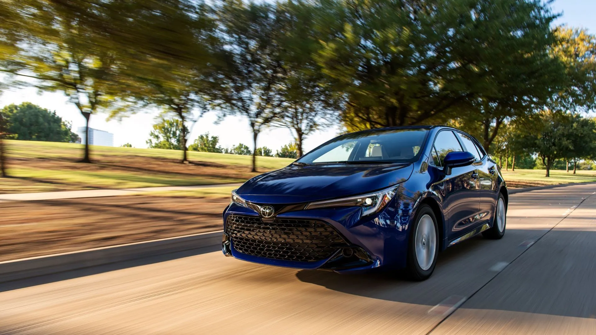 Mẫu xe Corolla Hatchback 2025, đại diện cho những dòng xe được kỳ vọng sẽ gia nhập đội hình điện hóa của Toyota trong tương lai và sản xuất tại Mỹ.