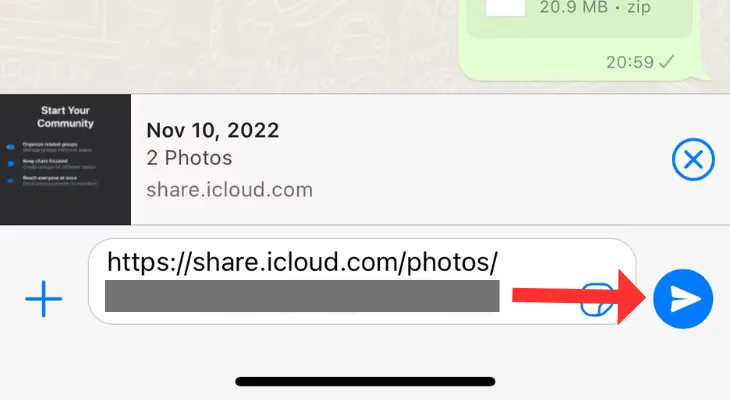 Mũi tên chỉ vào nút Gửi trong WhatsApp cho iPhone