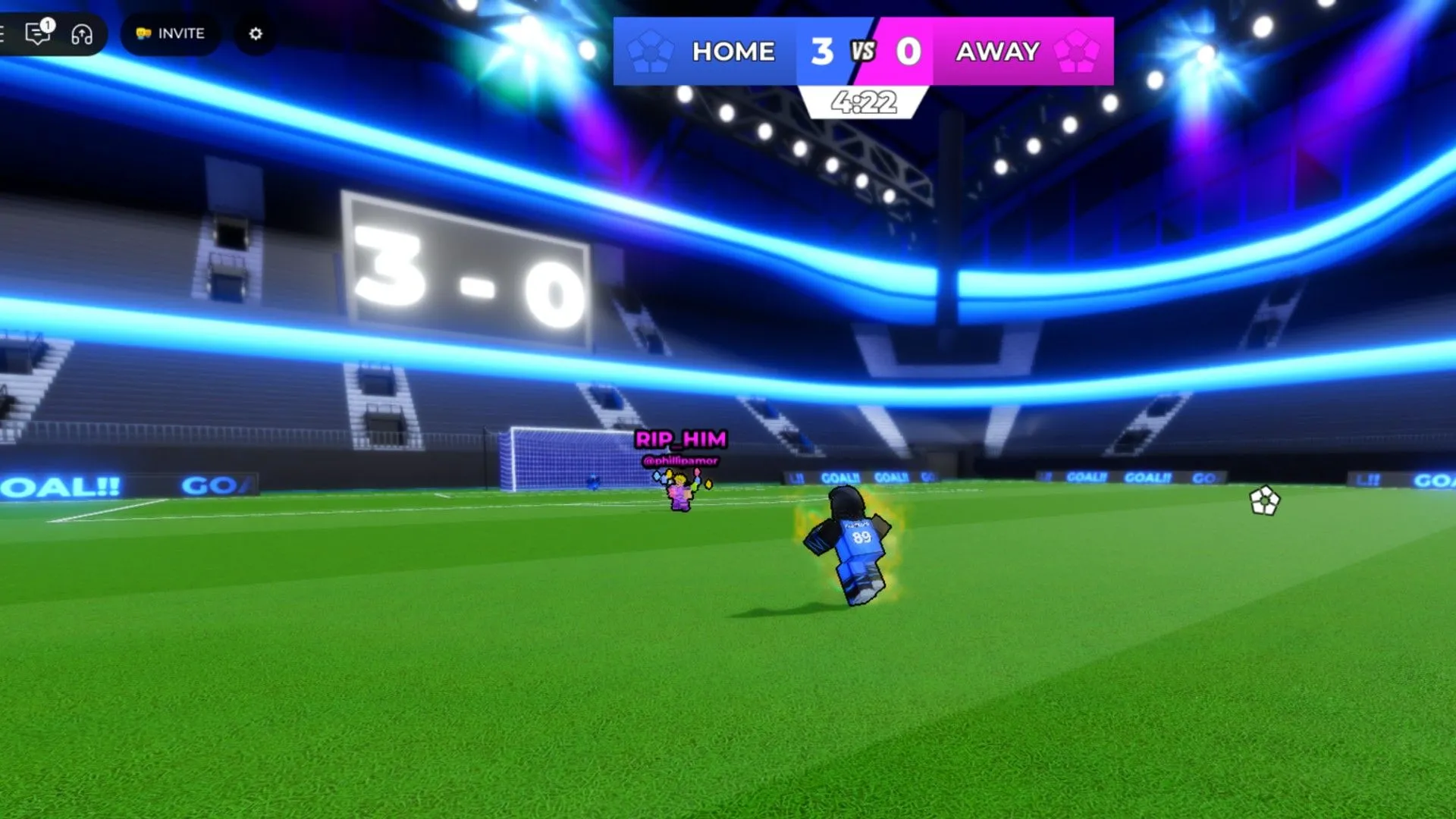 Người chơi đang chạy về phía khung thành trong game Blue Lock Rivals trên Roblox
