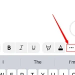 Nút ba chấm hoặc mũi tên ở góc phải dưới cùng trong ứng dụng Word mobile