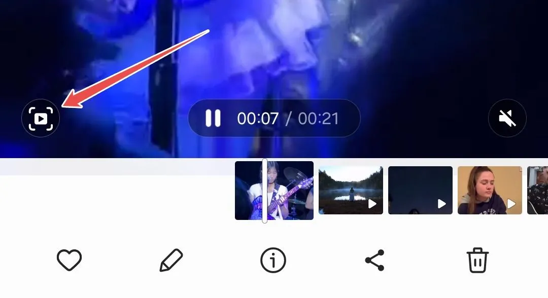 Nút cắt nhanh xuất hiện khi phát video trong Thư viện Samsung