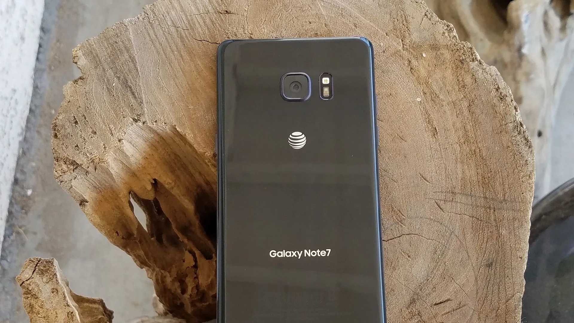 Samsung Galaxy Note 7, siêu phẩm yểu mệnh vì sự cố pin cháy nổ