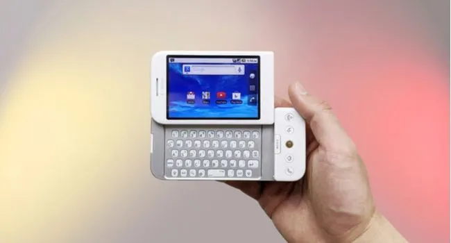 T-Mobile G1, điện thoại Android thương mại đầu tiên với thiết kế trượt và bàn phím QWERTY
