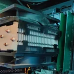 Tản nhiệt khí CPU hai quạt bên trong thùng máy tính