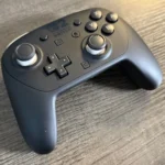 Thiết kế công thái học của tay cầm Nintendo Switch 2 Pro nhìn từ trên xuống