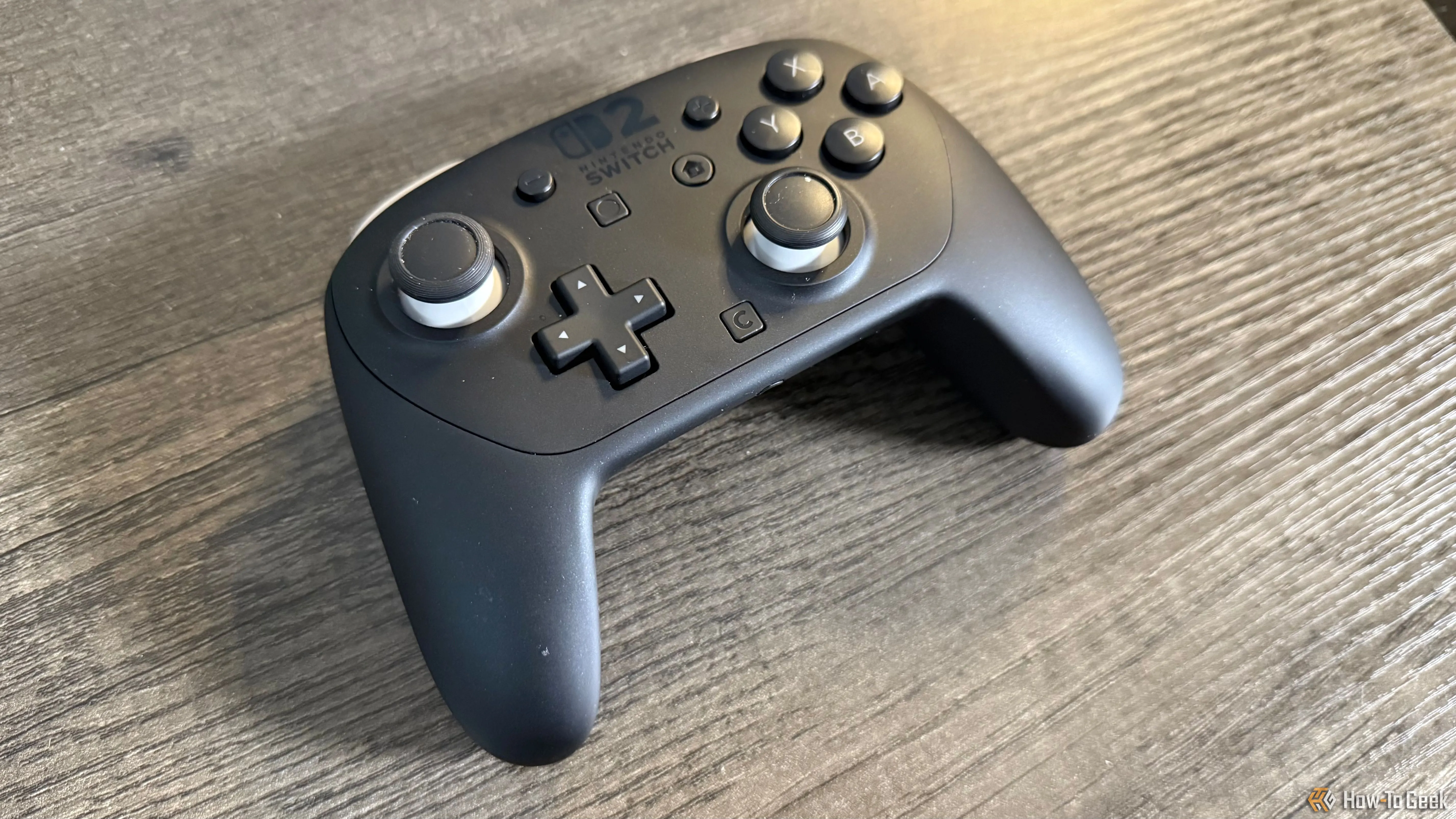Thiết kế công thái học của tay cầm Nintendo Switch 2 Pro nhìn từ trên xuống