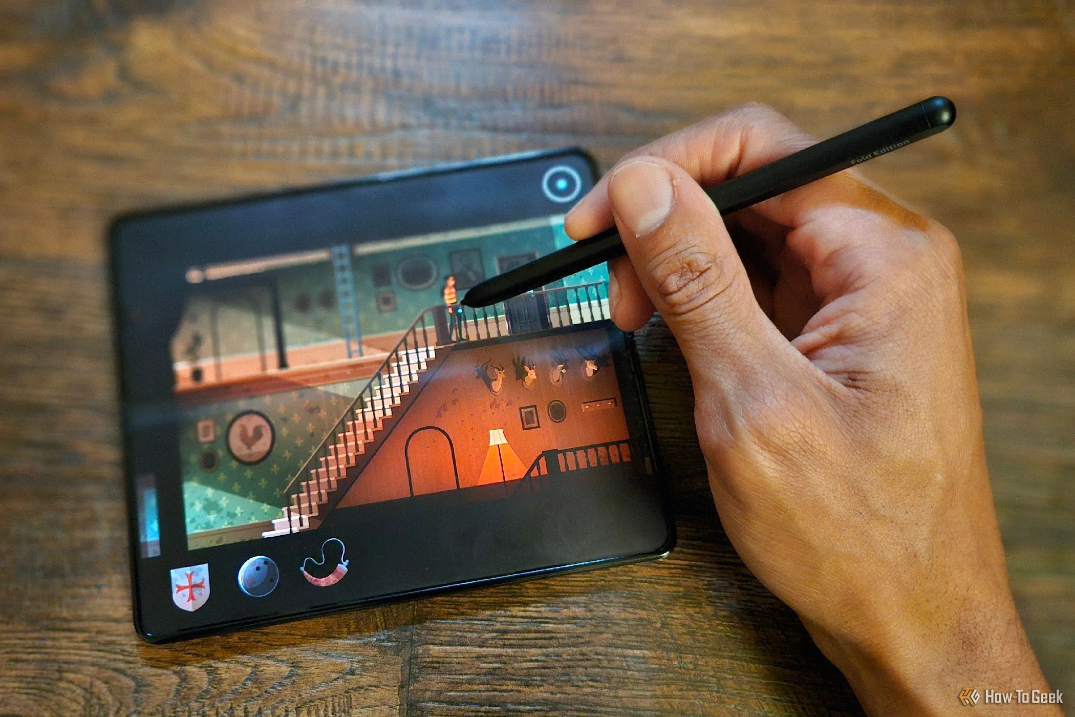 Tựa game Midnight Girl phiên bản Android đang chạy mượt mà trên điện thoại Samsung Galaxy Z Fold 5.