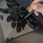 Vẽ trên Samsung Galaxy Z Fold 5 bằng bút S Pen